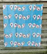 Load image into Gallery viewer, Throw Blankets
